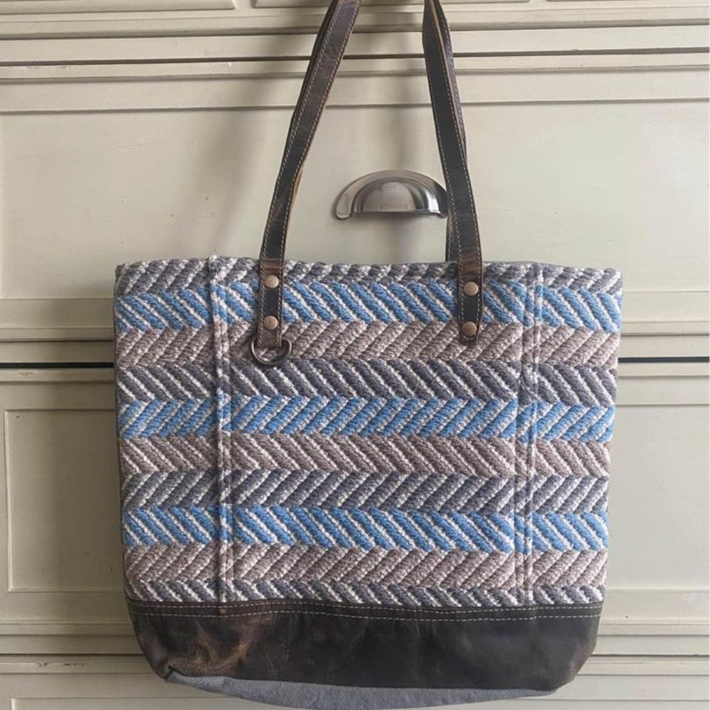 Myra Canvas Shoulder Bag